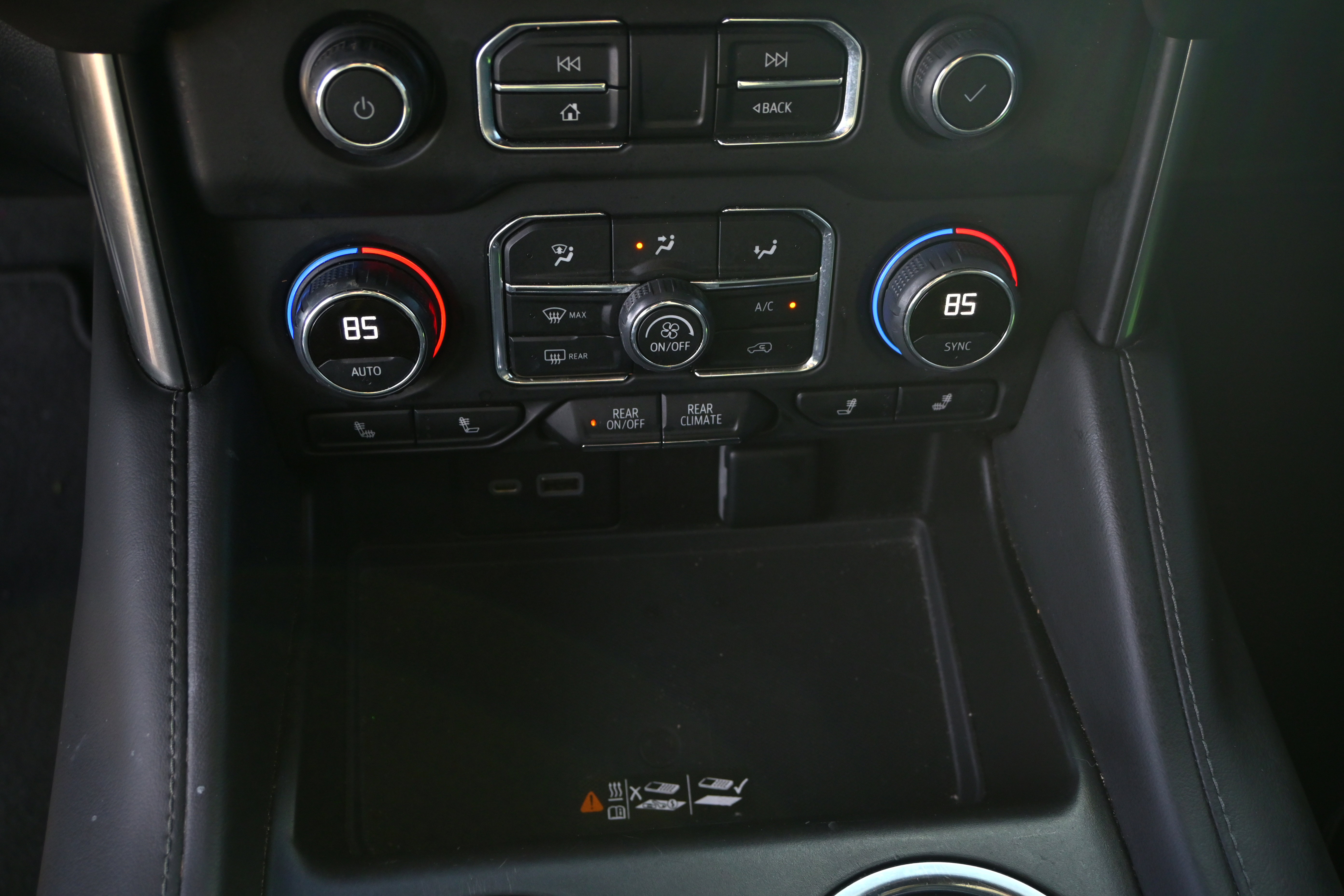 Used 2022 Chevrolet Suburban Z71 image 35