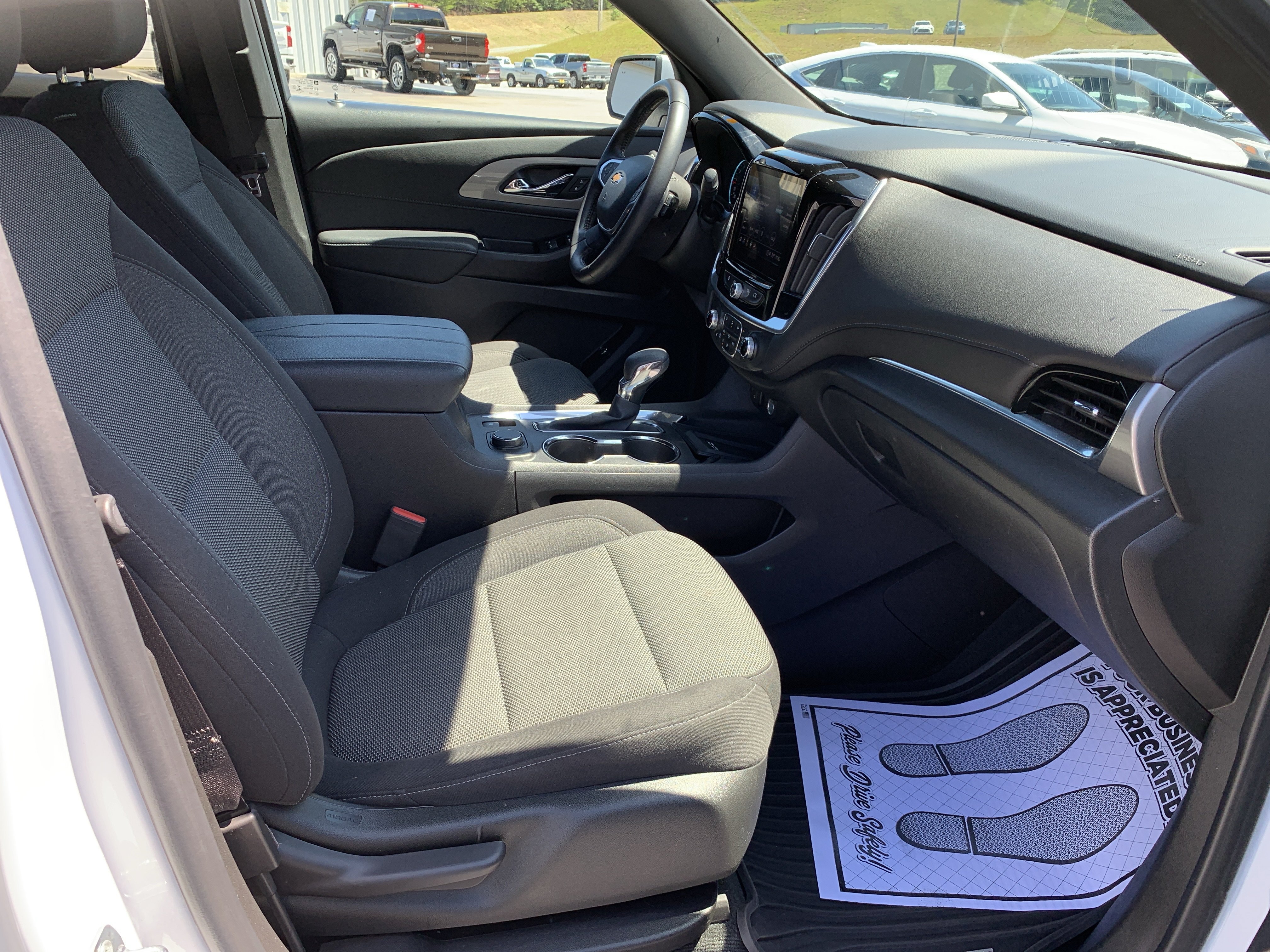 Used 2022 Chevrolet Traverse LT FWD image 43
