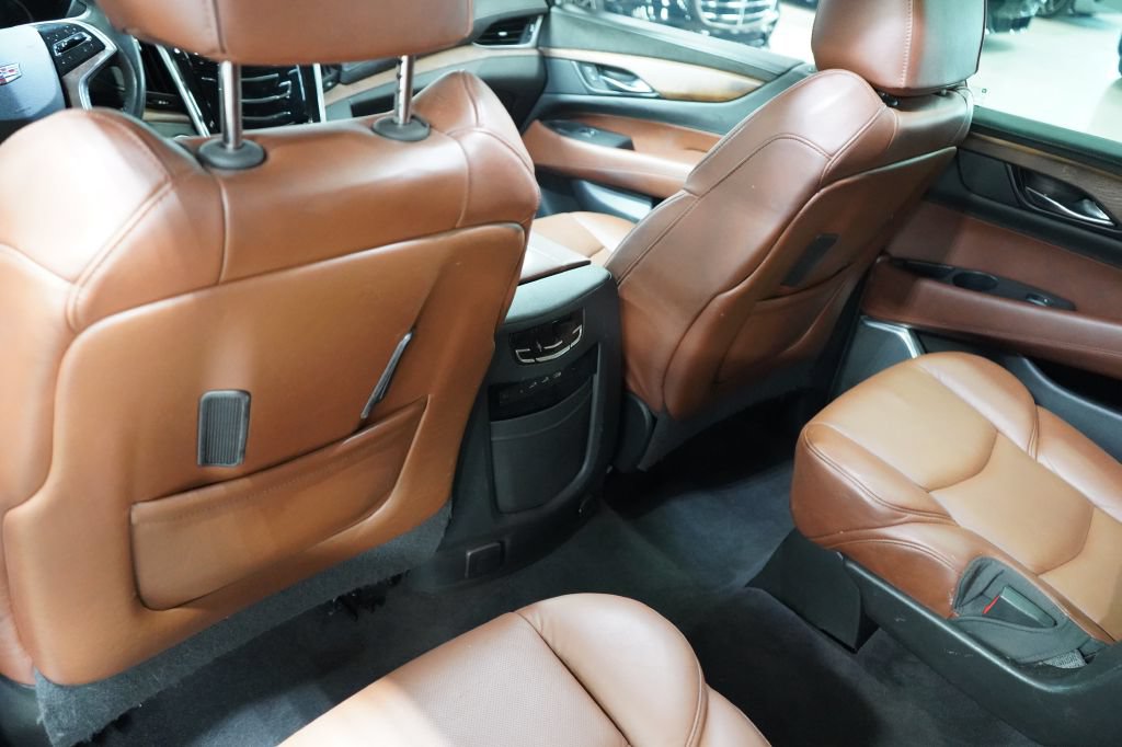 Used 2020 Cadillac Escalade Premium Luxury RWD image 15