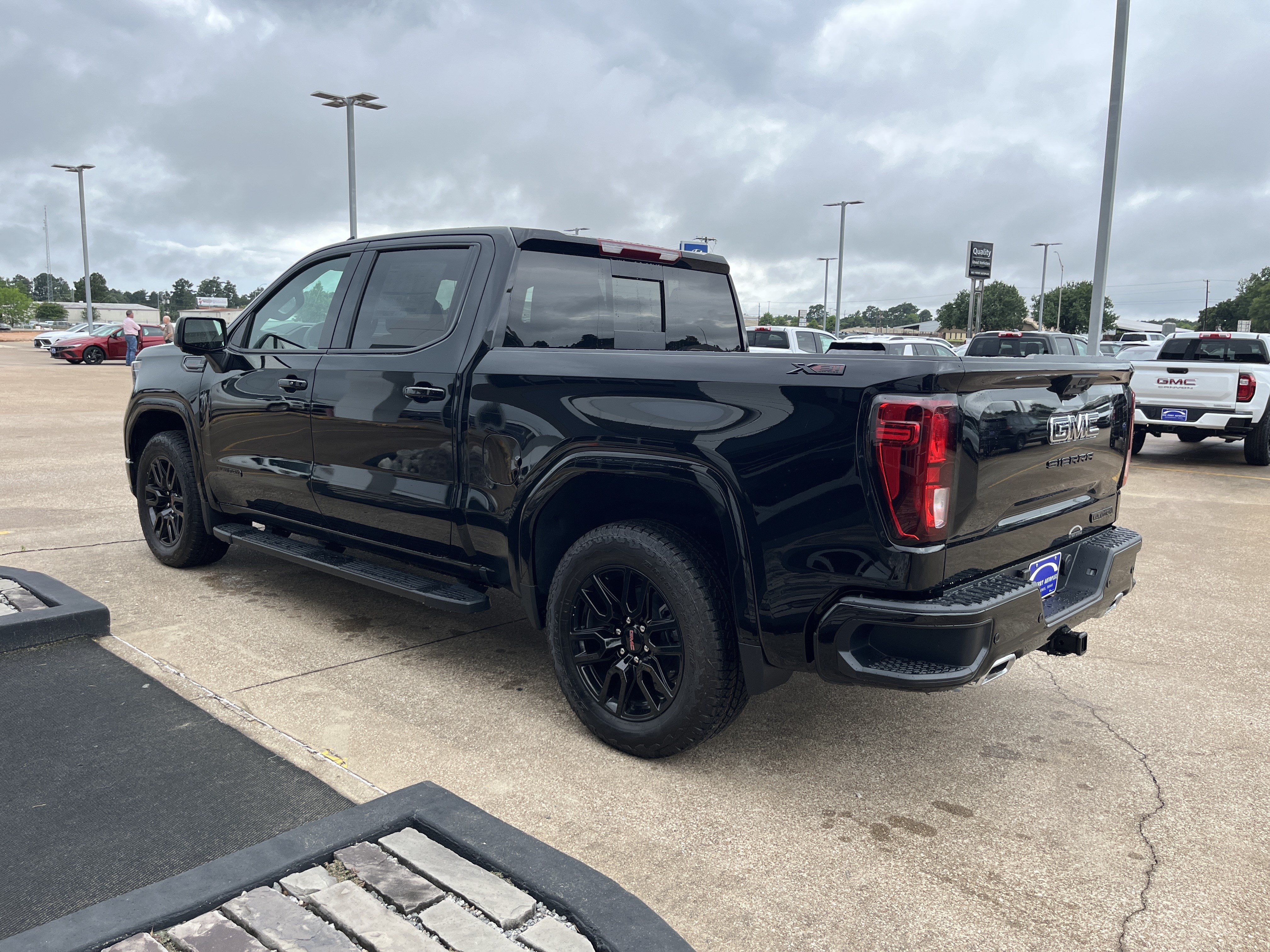 New 2026 GMC Sierra 1500 Elevation w/ Elevation Premium Package AWD/4WD image 4