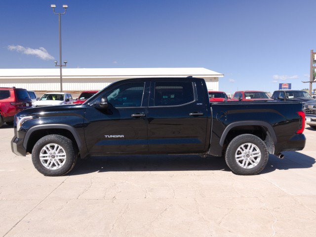 Used 2022 Toyota Tundra SR5 w/ SR5 Convenience Package AWD/4WD image 3