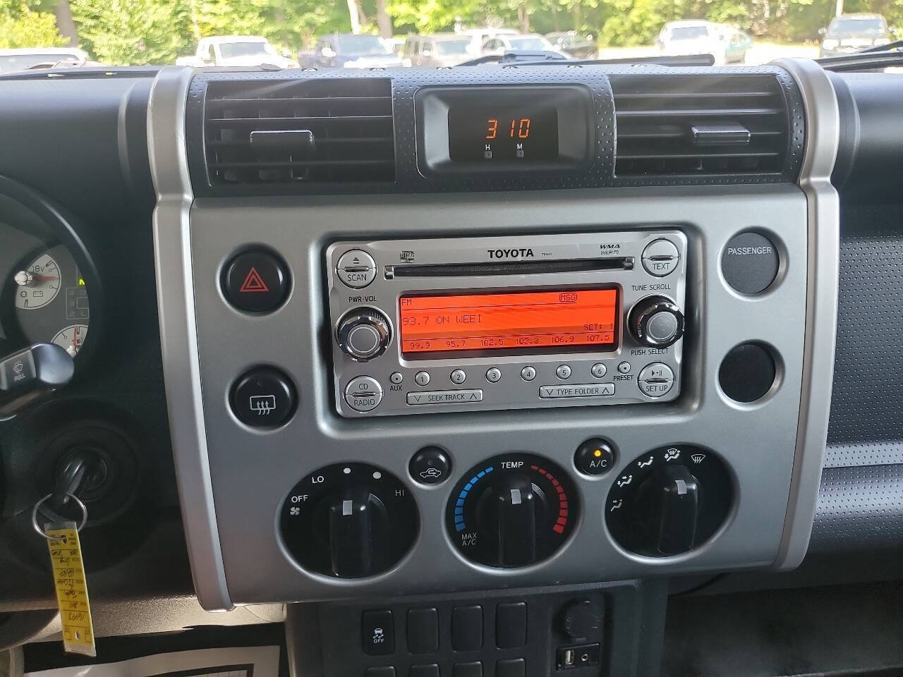 Used 2011 Toyota FJ Cruiser 4WD w/ Convenience Pkg image 14