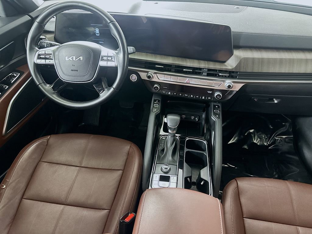 Used 2023 Kia Telluride EX w/ EX Captain's Chair Package image 18