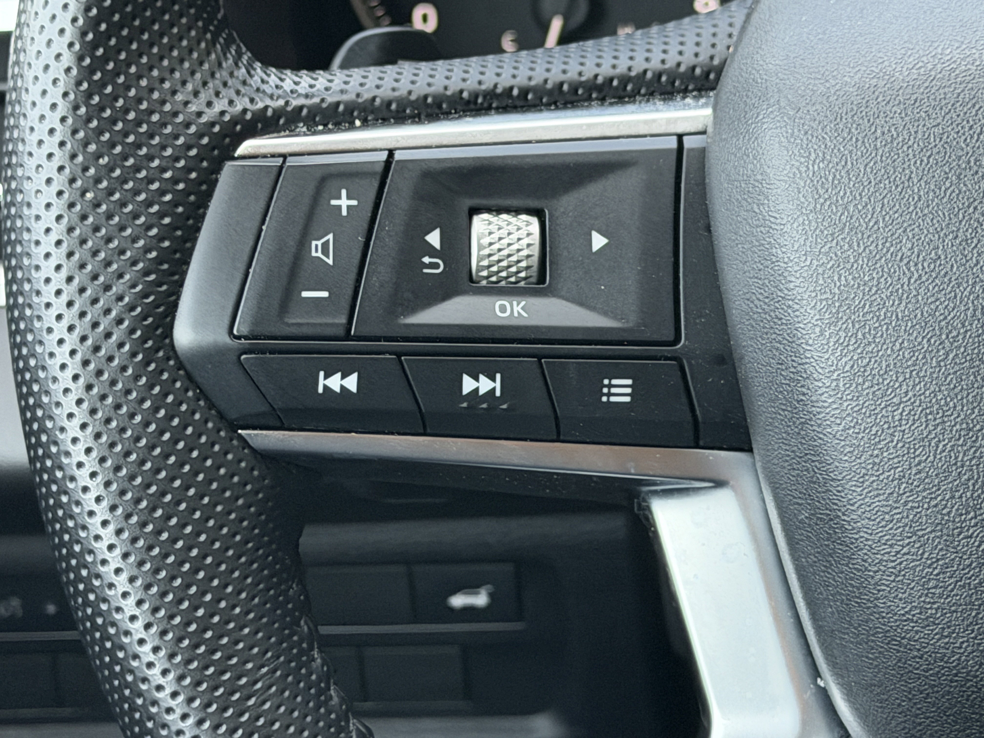 Used 2023 Mitsubishi Outlander SE AWD/4WD image 15