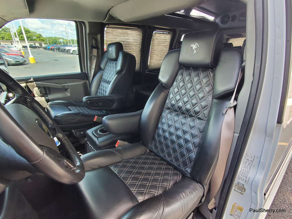 Used 2023 Chevrolet Express 2500 RWD image 41