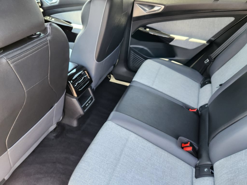 Certified 2024 Volkswagen ID.4 Pro AWD/4WD image 25
