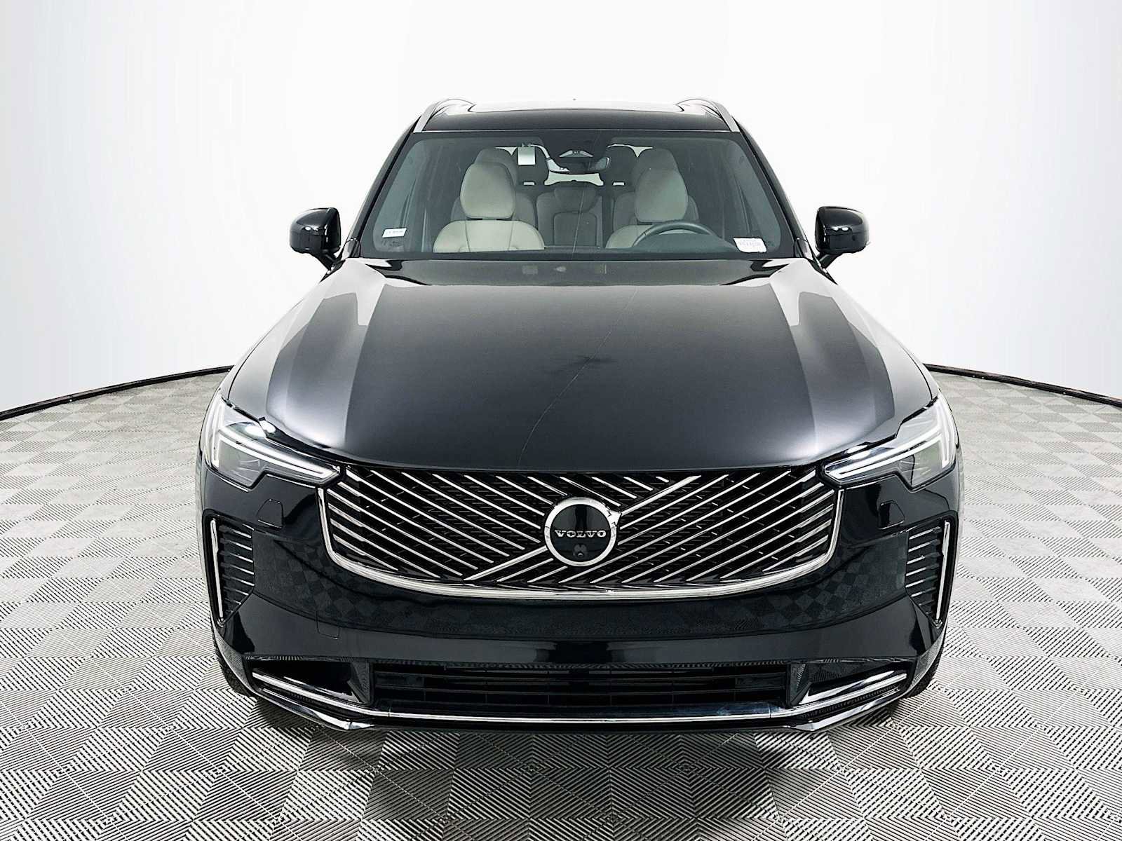 New 2025 Volvo XC90 T8 Plus w/ Protection Package Premier image 2