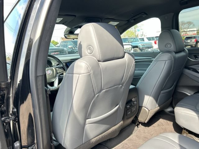 Used 2022 Buick Enclave Premium AWD/4WD image 23