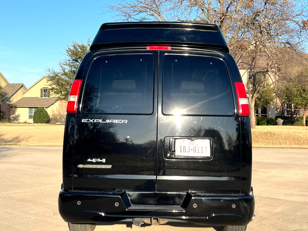 Used 2017 Chevrolet Express 2500 Extended image 8