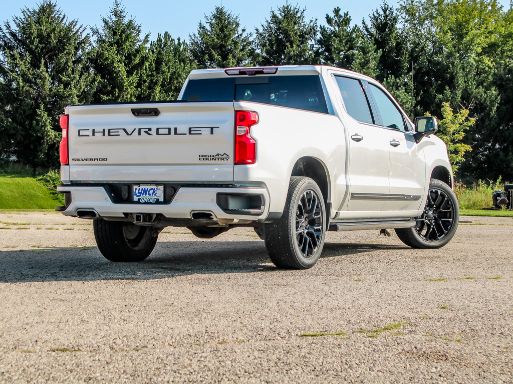 Used 2024 Chevrolet Silverado 1500 High Country w/ Technology Package AWD/4WD image 9