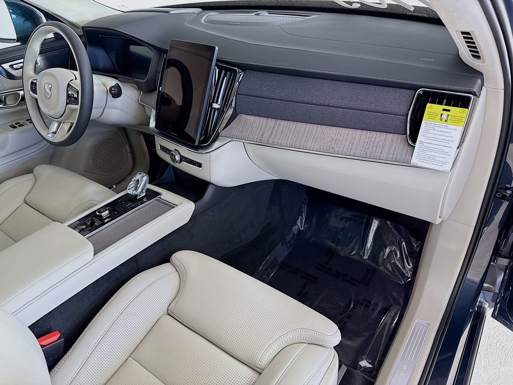 Used 2026 Volvo XC90 B6 Ultra w/ Lounge Package image 32