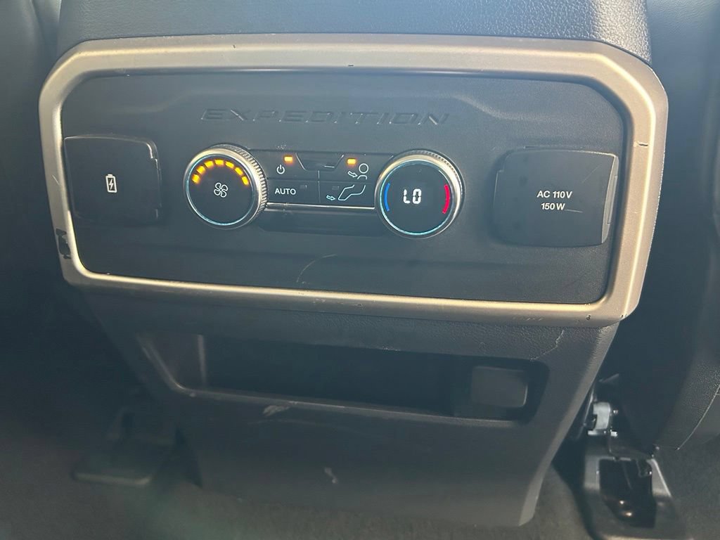 Used 2024 Ford Expedition XLT AWD/4WD image 30