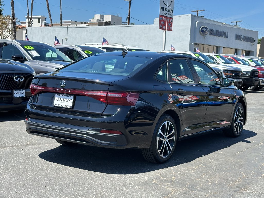 Used 2025 Volkswagen Jetta Sport FWD image 7