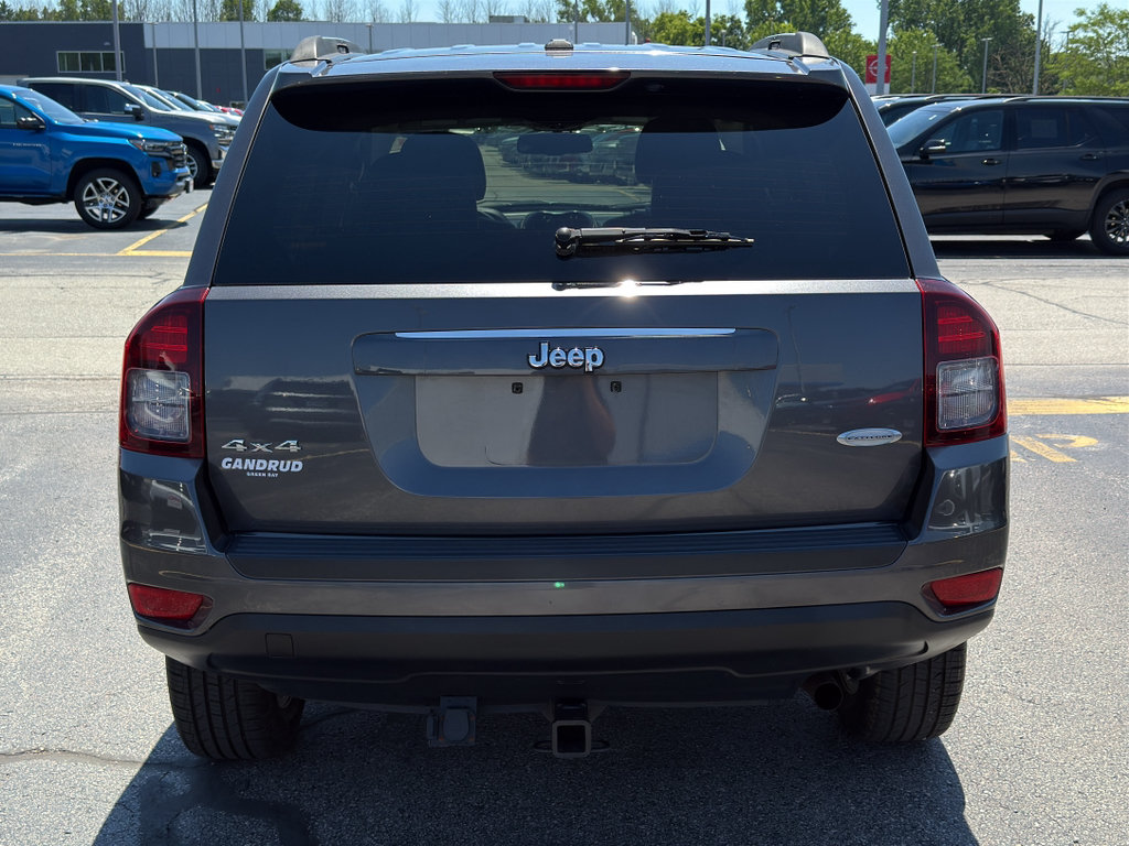 Used 2017 Jeep Compass Latitude AWD/4WD image 7