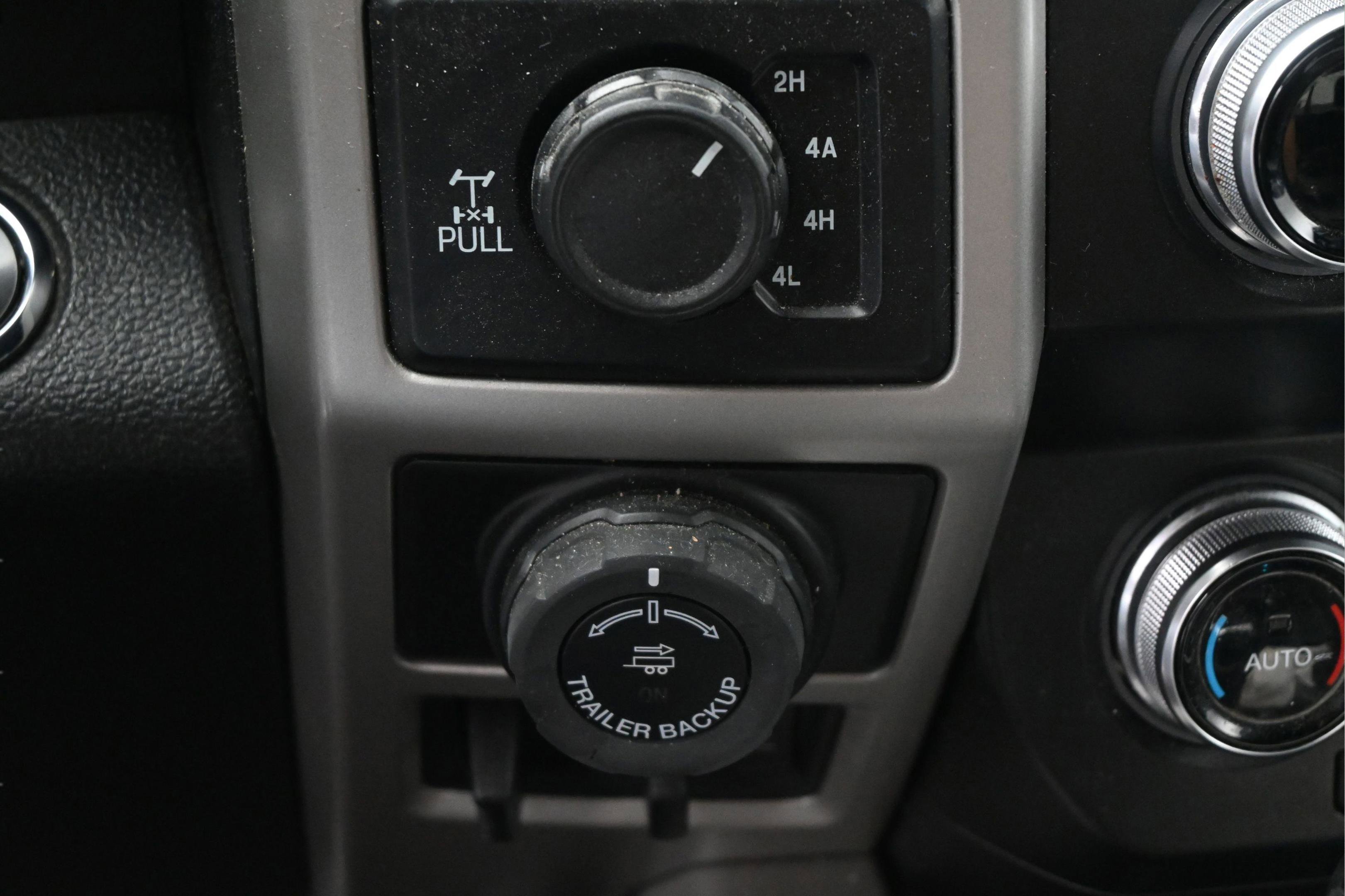 Used 2019 Ford F150 Lariat w/ Equipment Group 502A Luxury AWD/4WD image 28