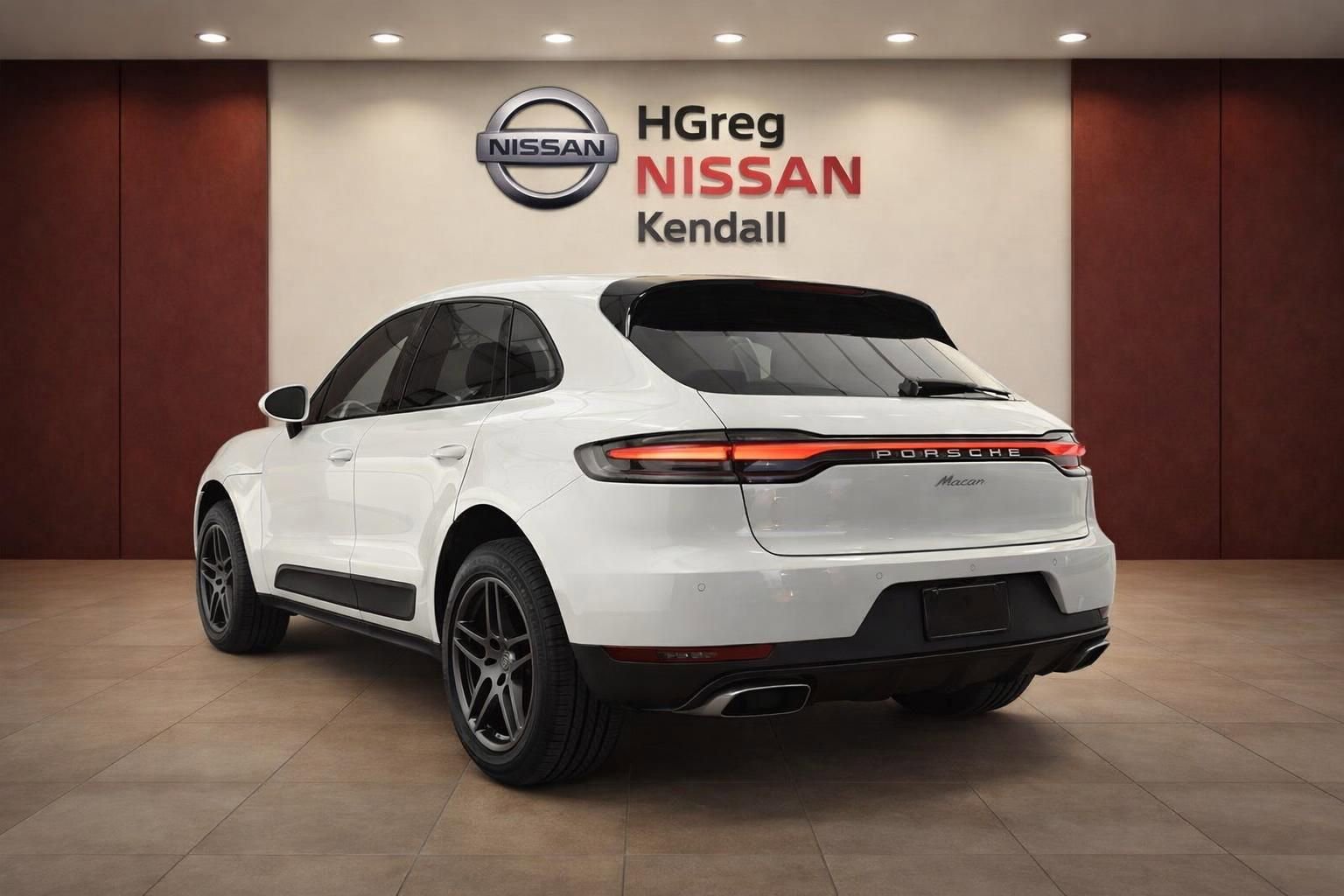 Used 2019 Porsche Macan AWD/4WD image 2