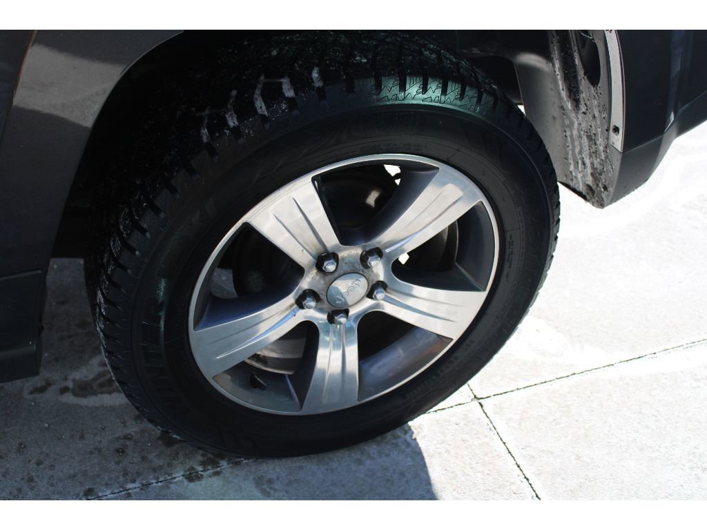 Used 2016 Jeep Patriot High Altitude image 38