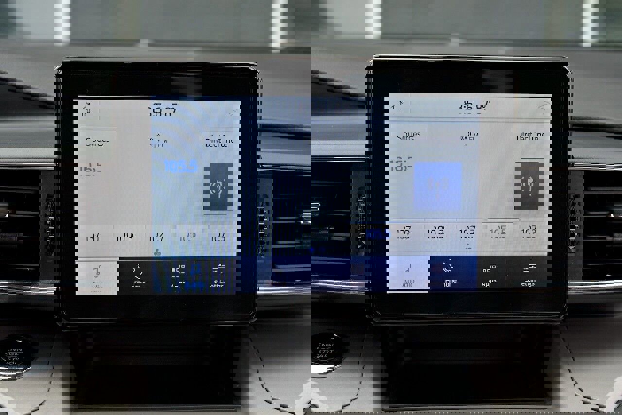 Used 2023 Ford Explorer XLT w/ Equipment Group 202A image 26