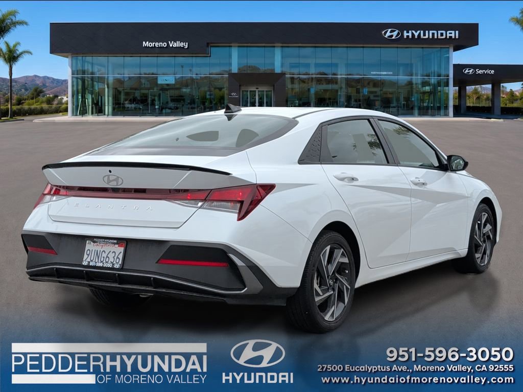 Certified 2025 Hyundai Elantra Sport FWD image 5