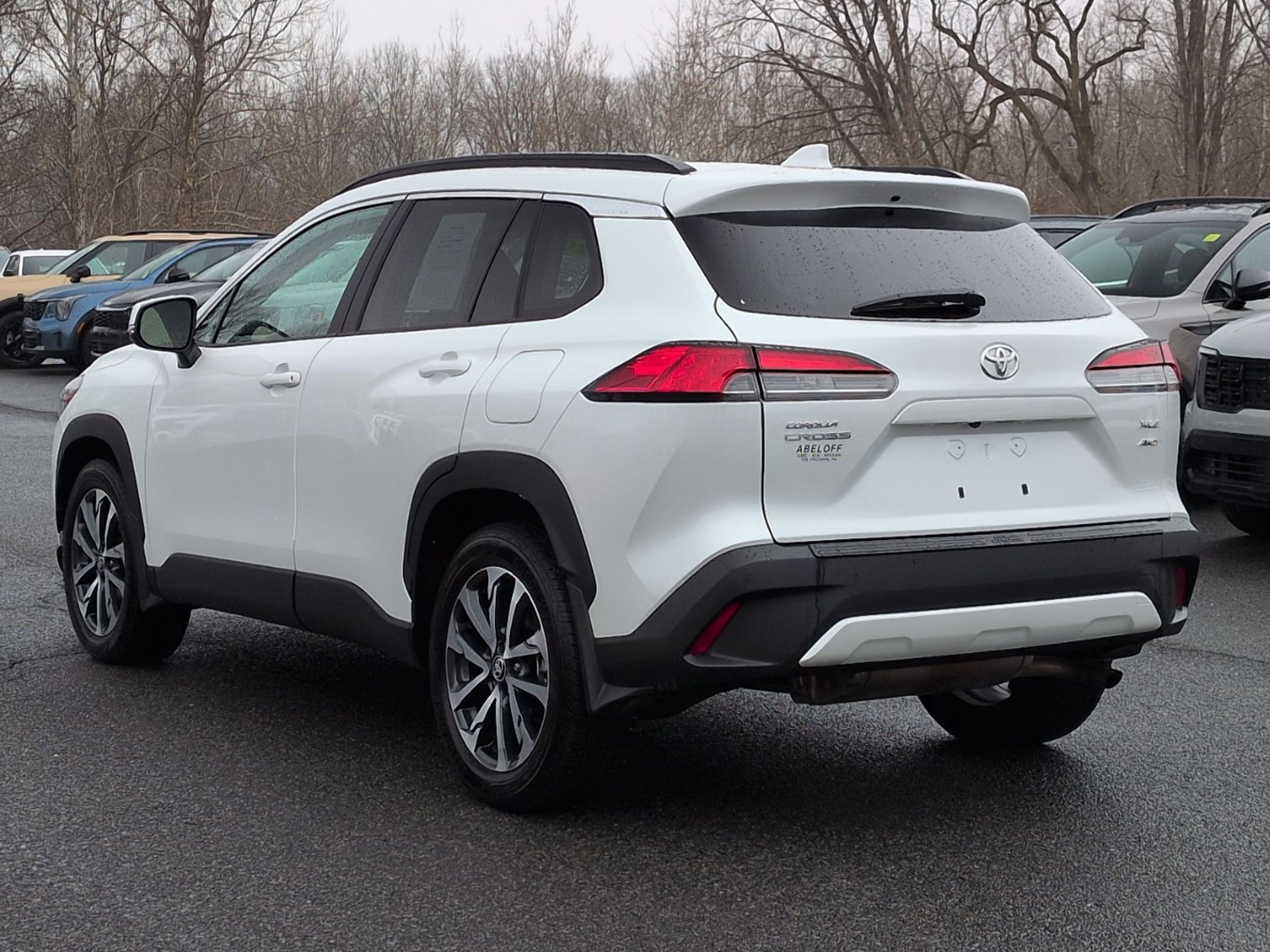 Used 2024 Toyota Corolla Cross XLE w/ Convenience Package image 7