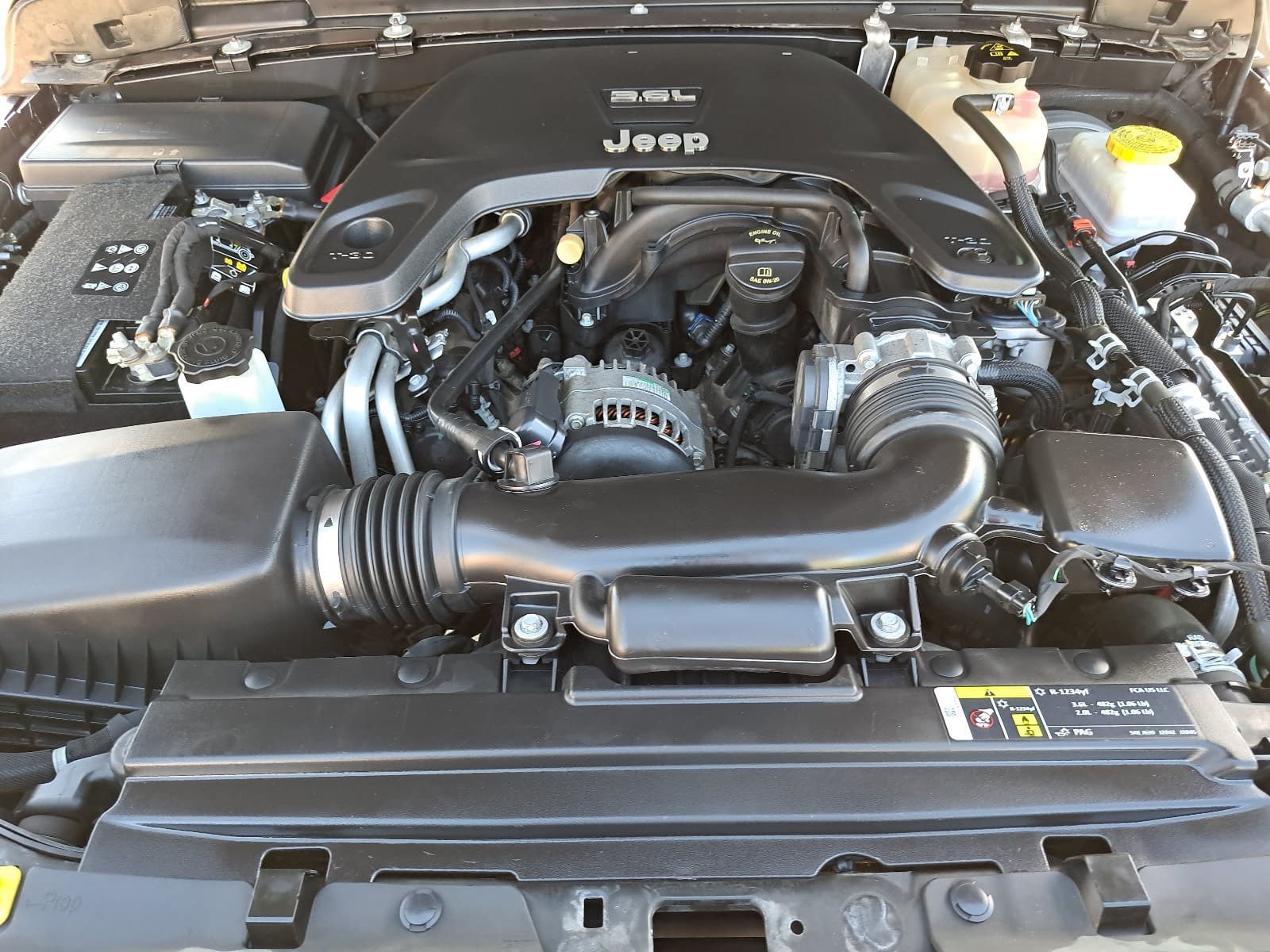 Used 2020 Jeep Wrangler Sport AWD/4WD image 32