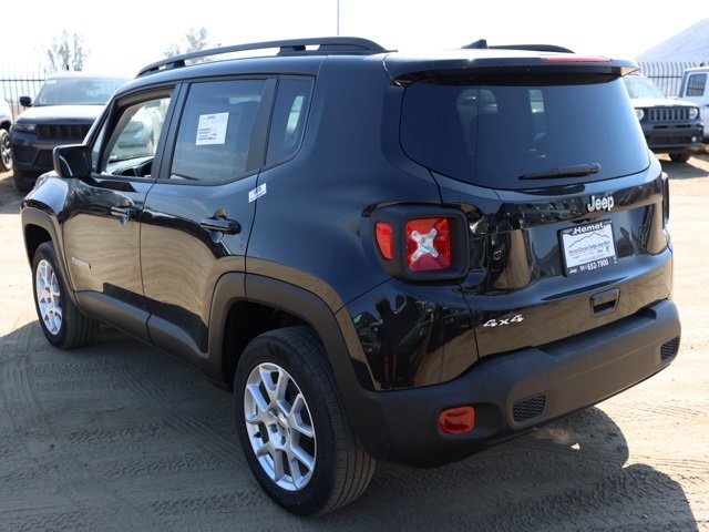 New 2023 Jeep Renegade Latitude w/ Sun & Fun Group image 6