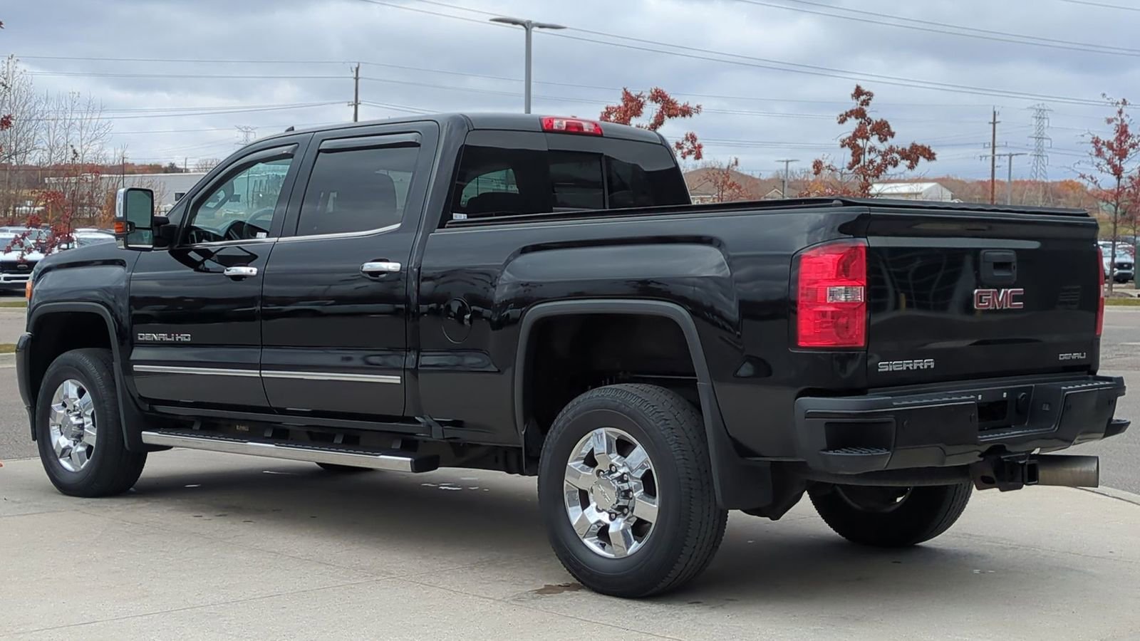 Used 2017 GMC Sierra 3500 Denali w/ Duramax Plus Package image 3