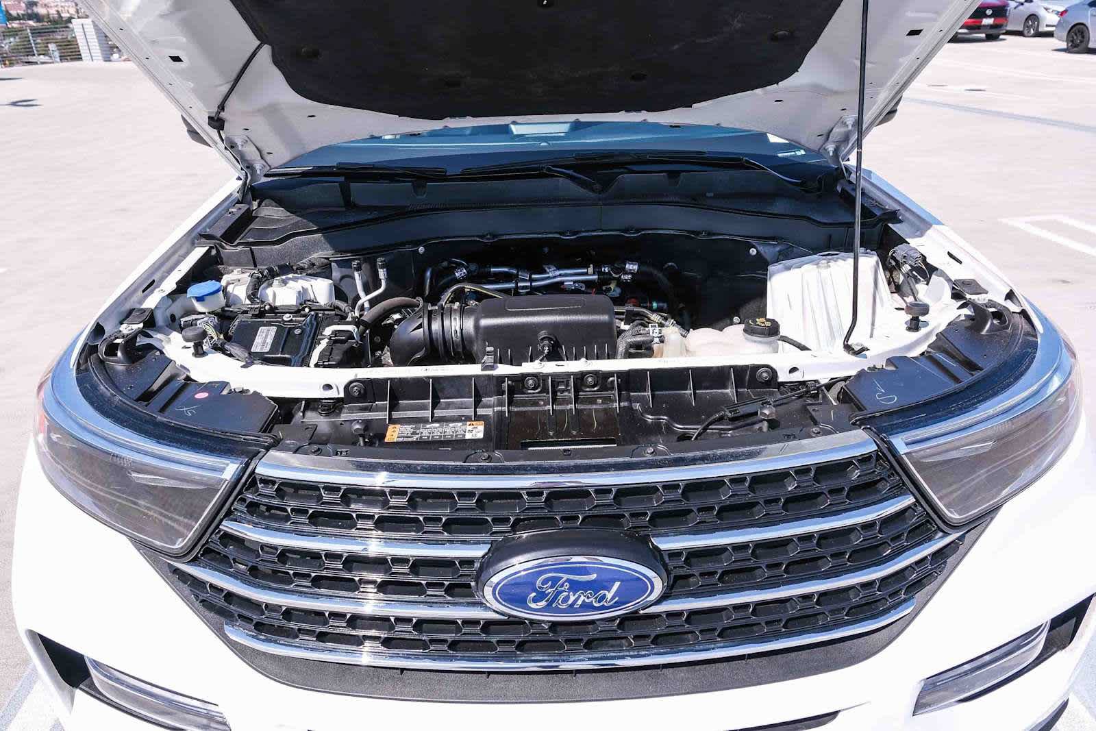 Used 2023 Ford Explorer XLT w/ Equipment Group 202A RWD image 29