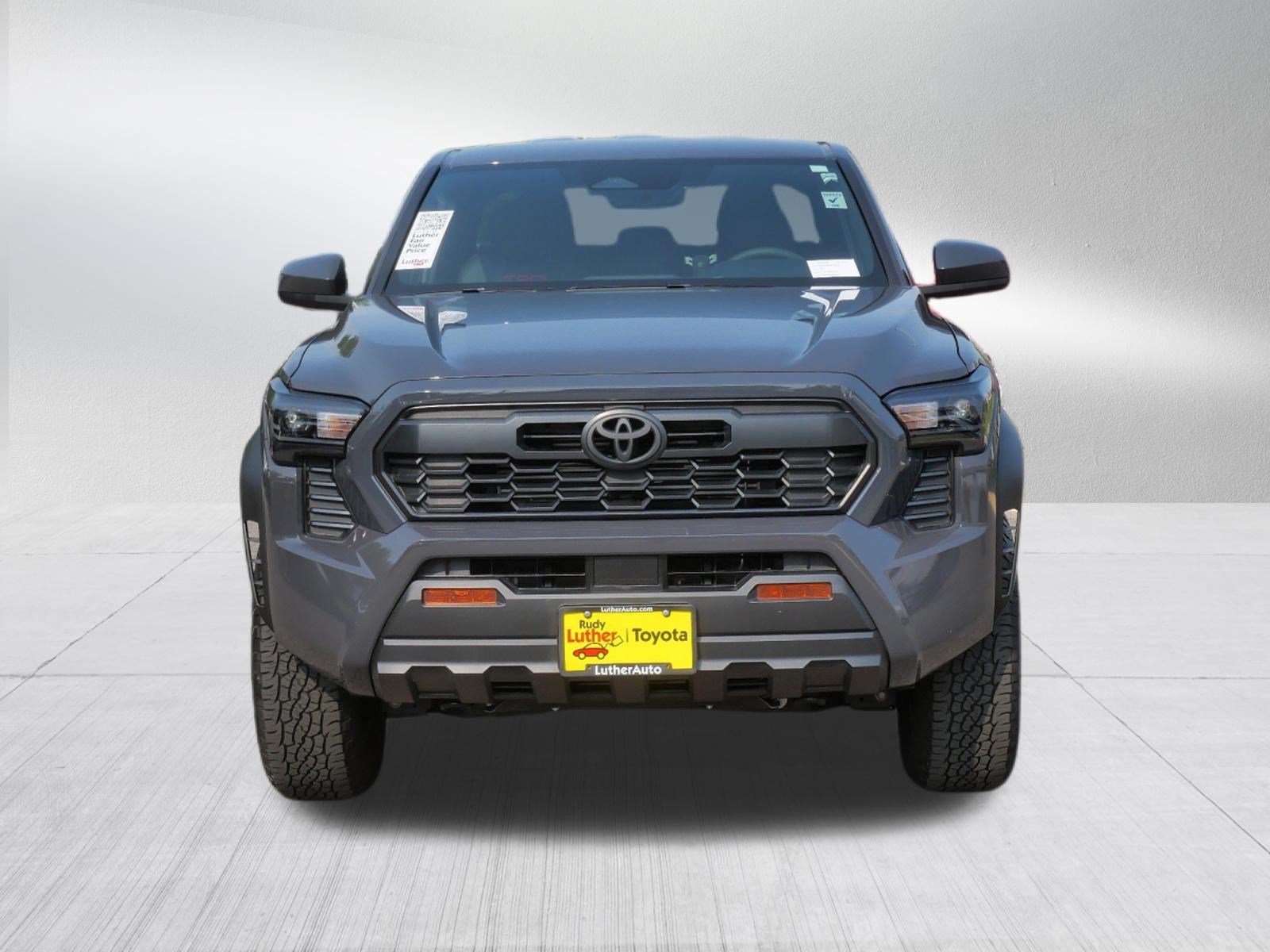 Certified 2025 Toyota Tacoma TRD Off-Road AWD/4WD image 2