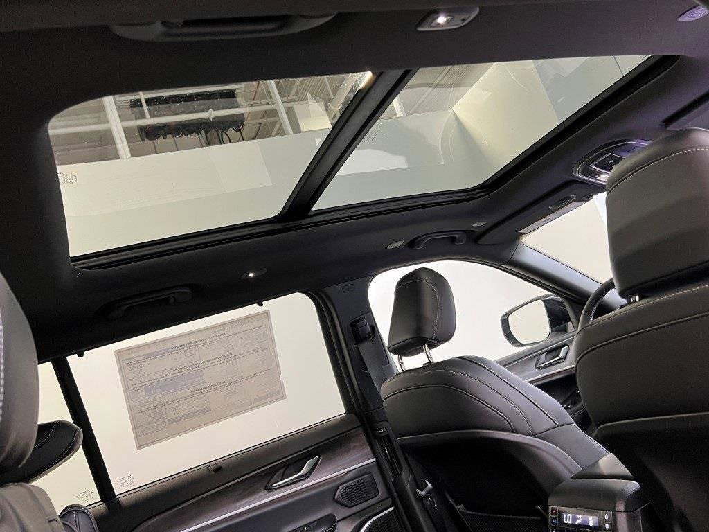 New 2025 Jeep Grand Cherokee L Limited w/ Luxury Tech Group II image 10