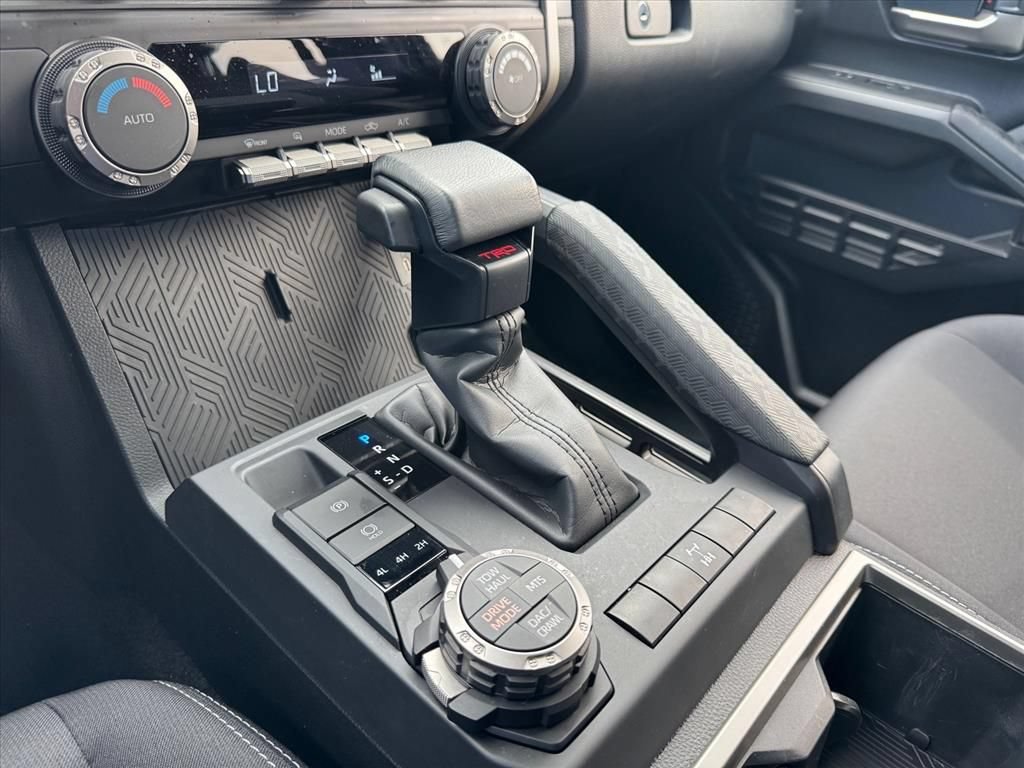 Used 2025 Toyota Tacoma TRD Off-Road AWD/4WD image 21