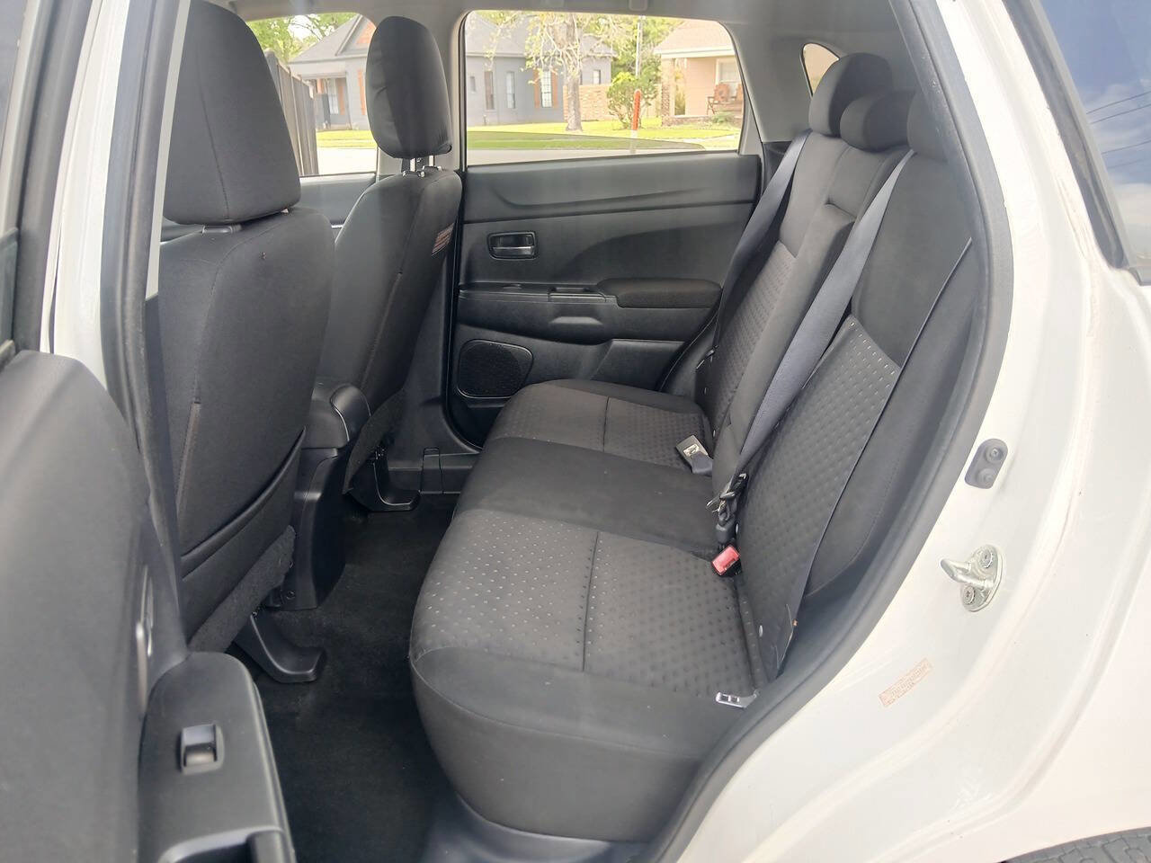 Used 2011 Mitsubishi Outlander Sport SE FWD image 6