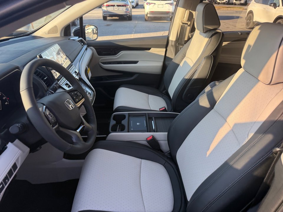 Used 2026 Honda Odyssey Elite image 30