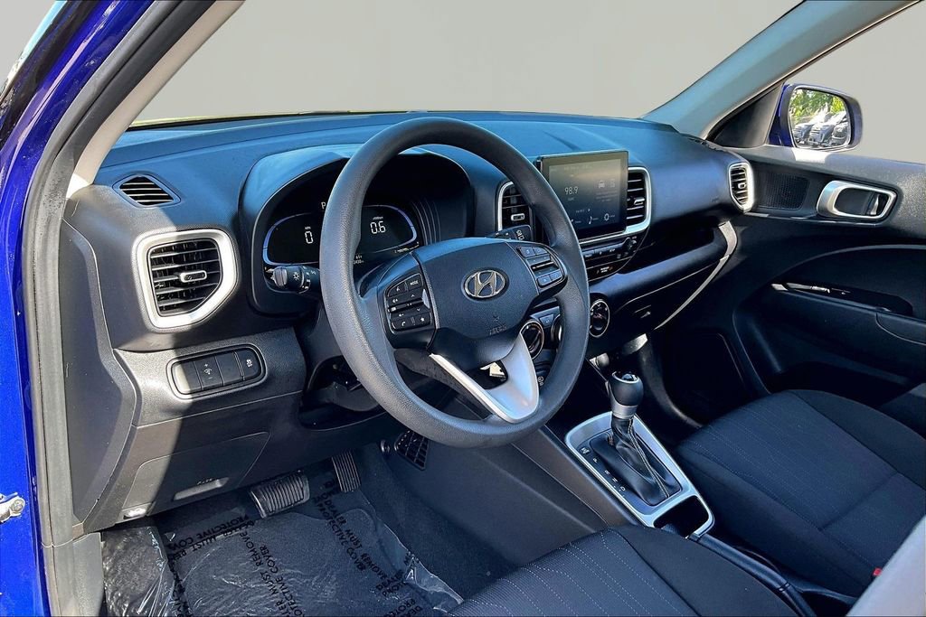 Used 2024 Hyundai Venue SE FWD image 14