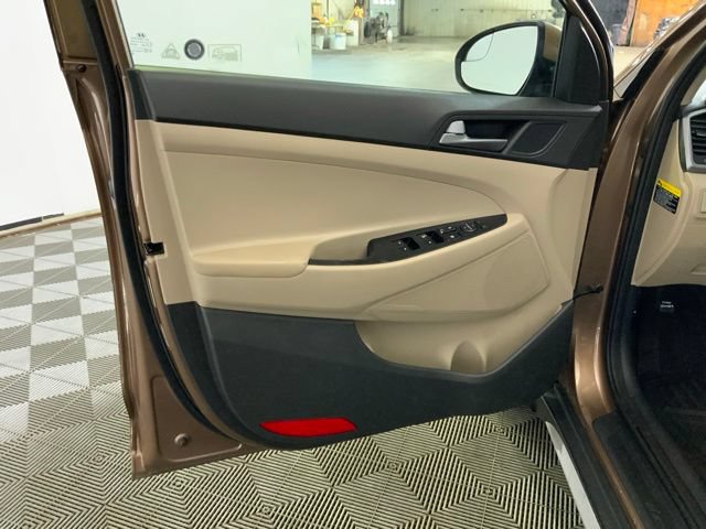 Used 2017 Hyundai Tucson SE w/ SE Popular Package 02 AWD/4WD image 16