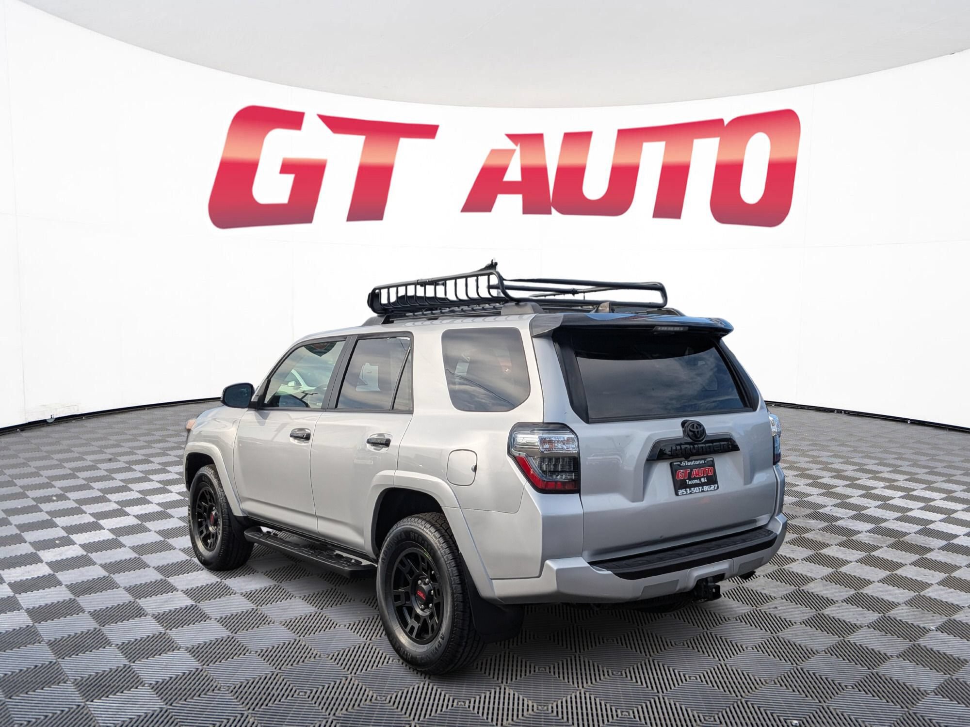 Used 2021 Toyota 4Runner Venture AWD/4WD image 3