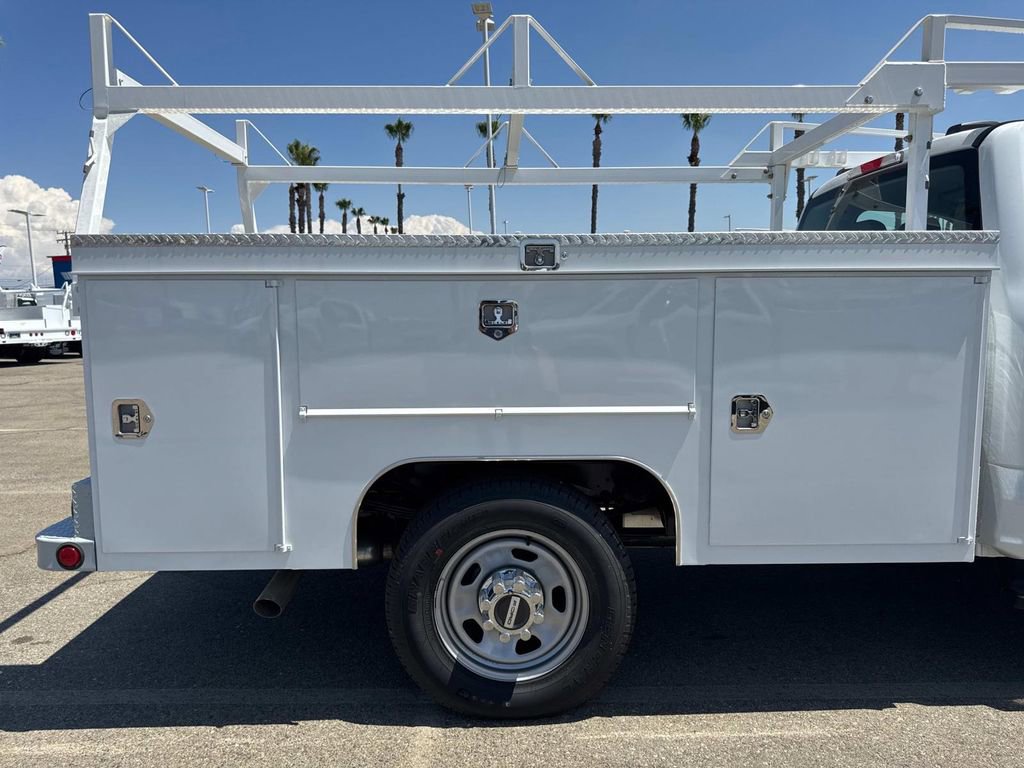 New 2025 Ford F350 XL w/ XL Chrome Package RWD image 19