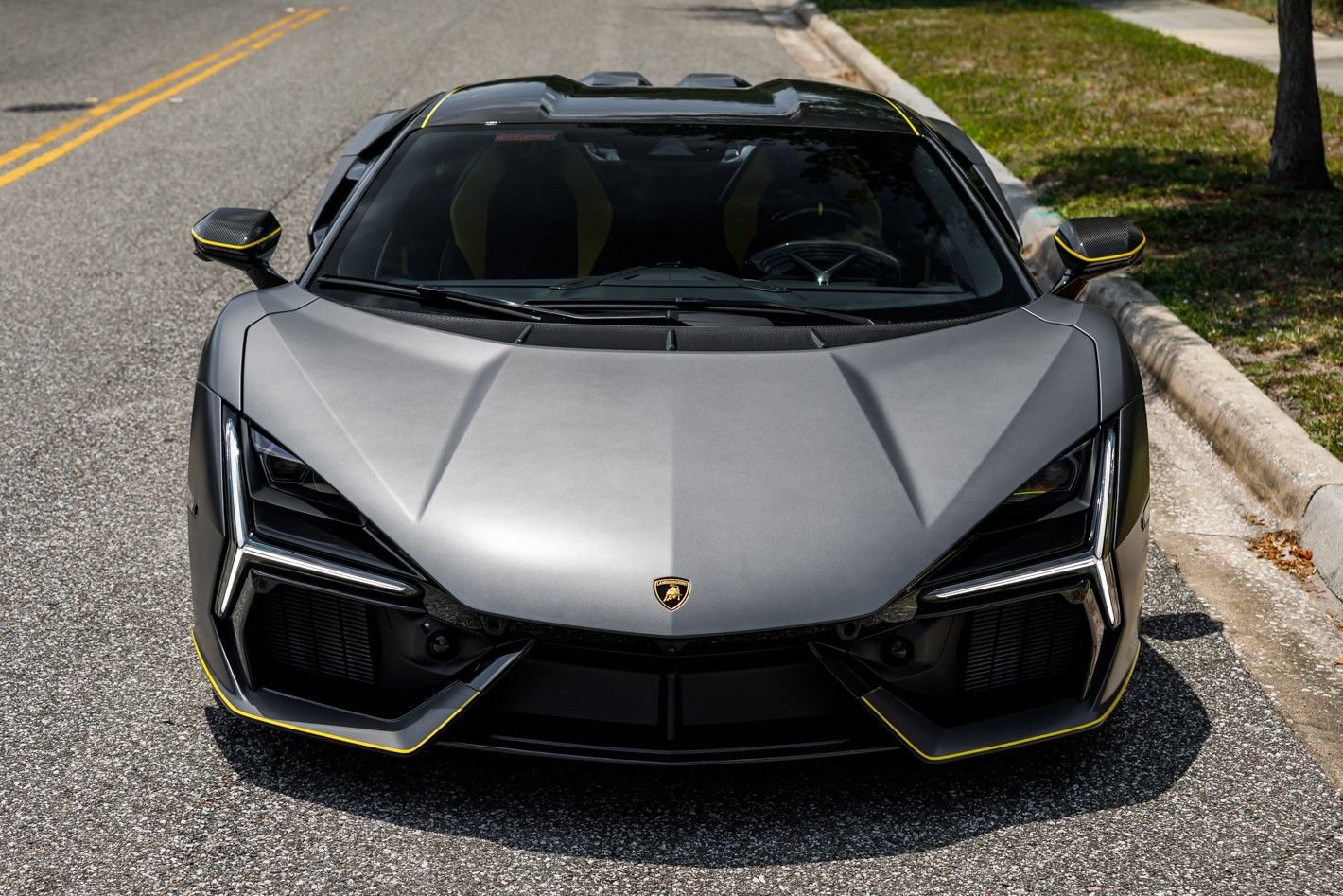 Used 2025 Lamborghini Revuelto AWD/4WD image 5