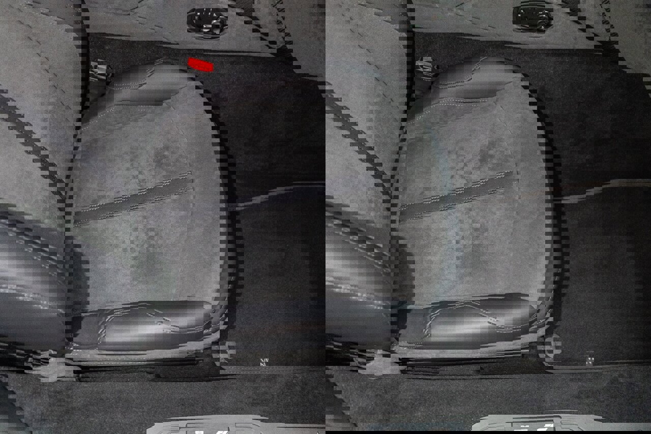 Used 2023 Aston Martin V8 Vantage Coupe image 39