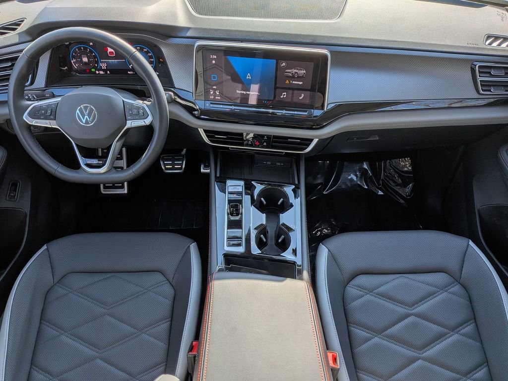 Used 2025 Volkswagen Atlas Peak Edition SE image 26