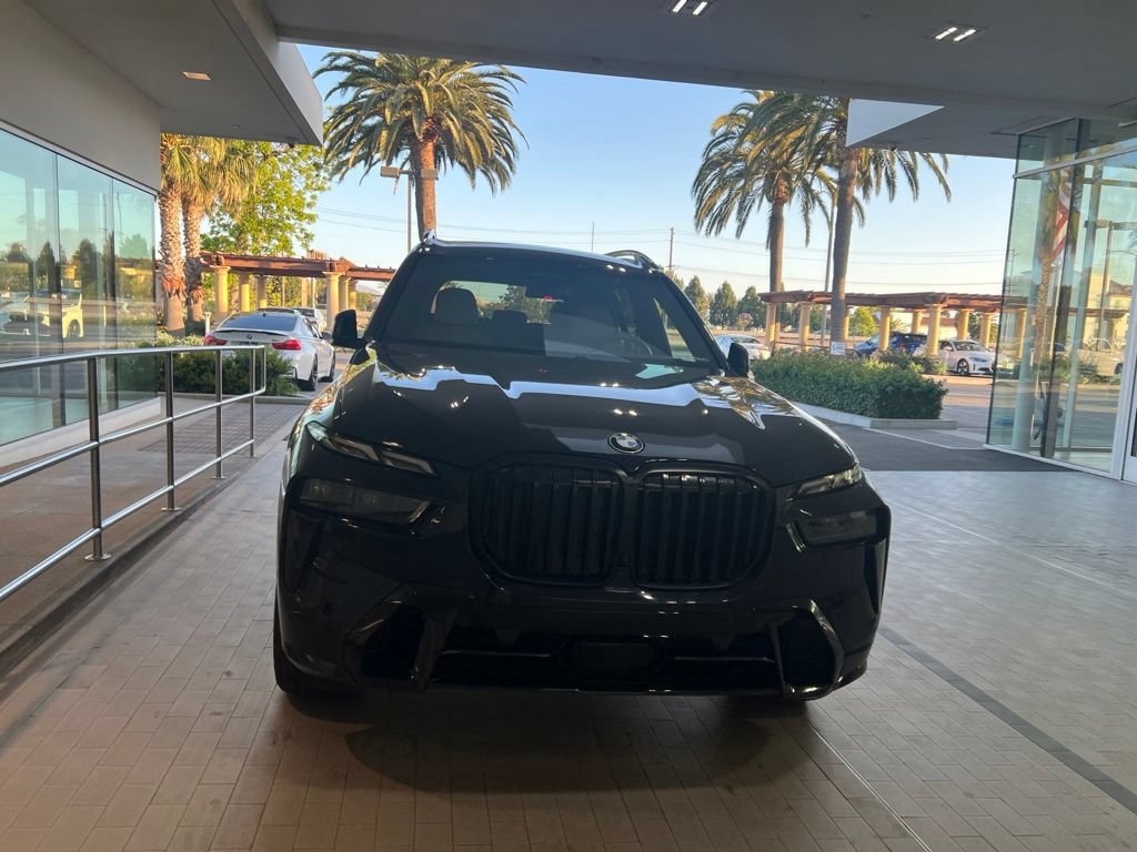 Certified 2025 BMW X7 xDrive40i w/ Executive Package AWD/4WD image 2