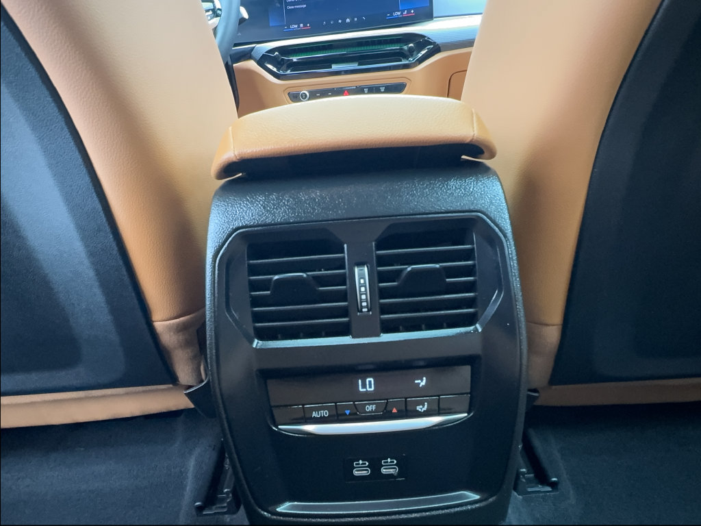 Used 2026 BMW 330i Sedan w/ Premium Package RWD image 42