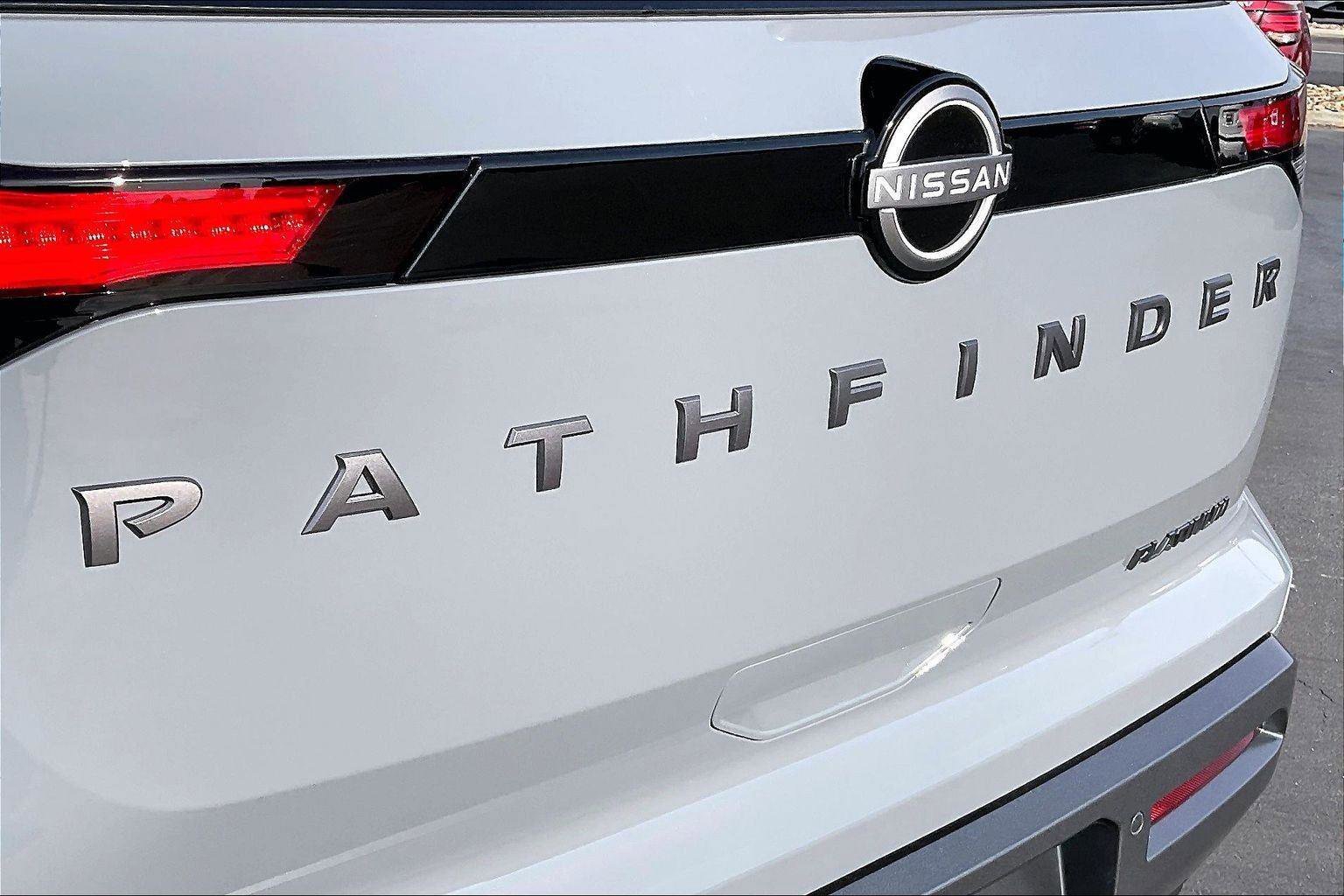 New 2026 Nissan Pathfinder Platinum image 13