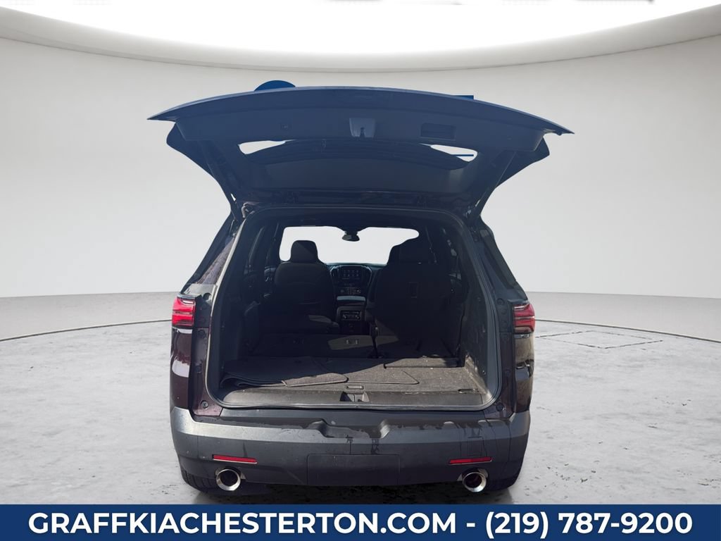 Used 2023 Chevrolet Traverse LT FWD image 27