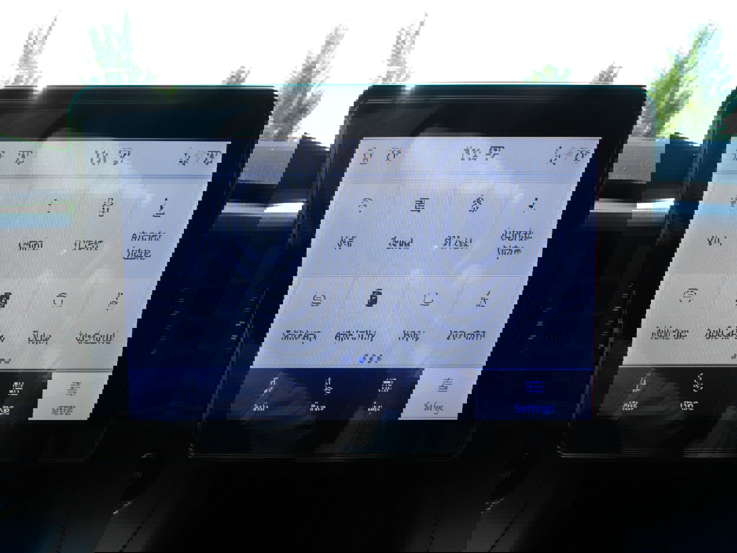 Used 2023 Ford Explorer XLT image 26