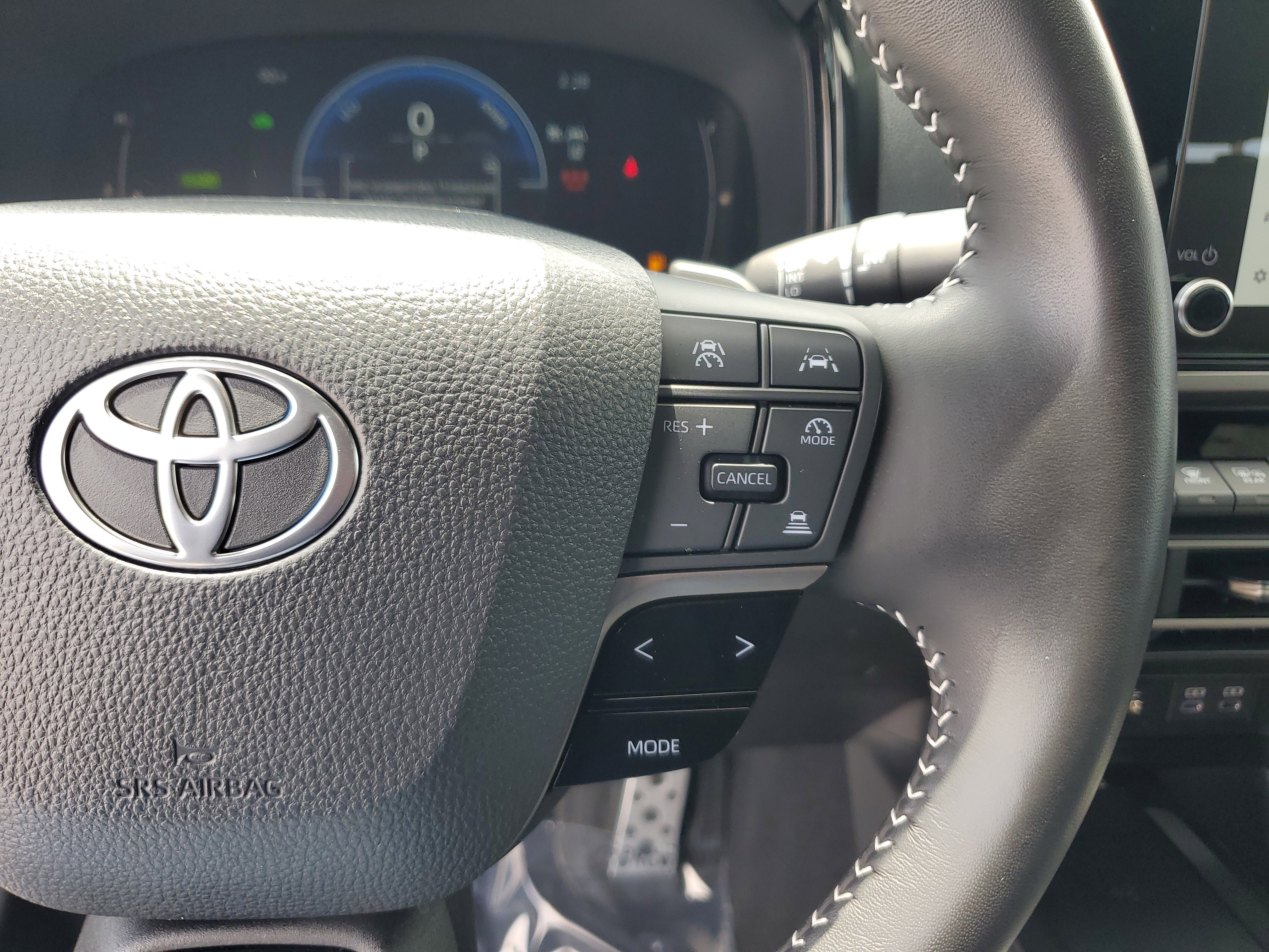 Used 2025 Toyota Camry SE FWD image 21