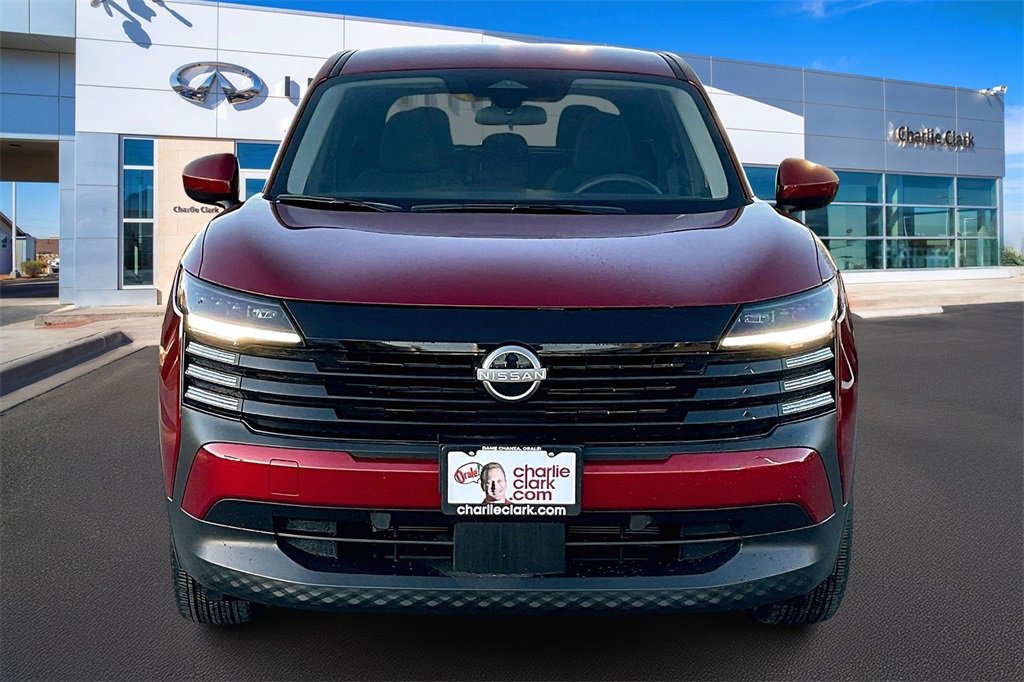 Used 2025 Nissan Kicks SV image 3