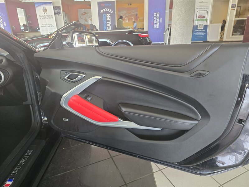 Used 2017 Chevrolet Camaro SS RWD image 11