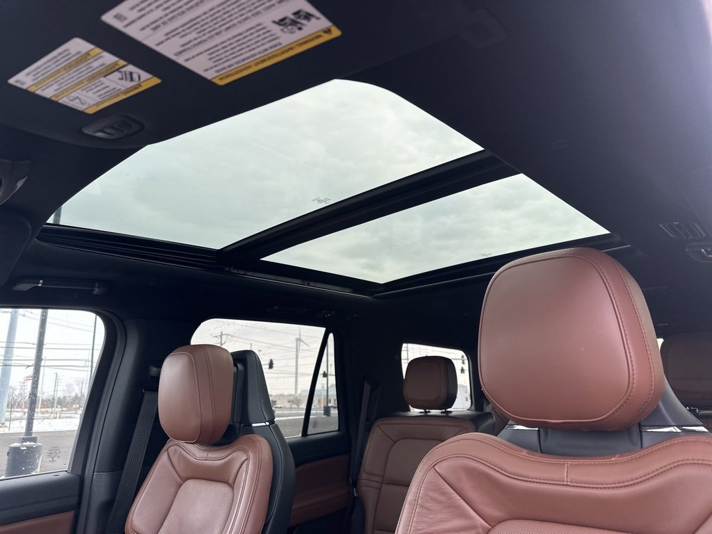 Used 2022 Lincoln Navigator Reserve image 17