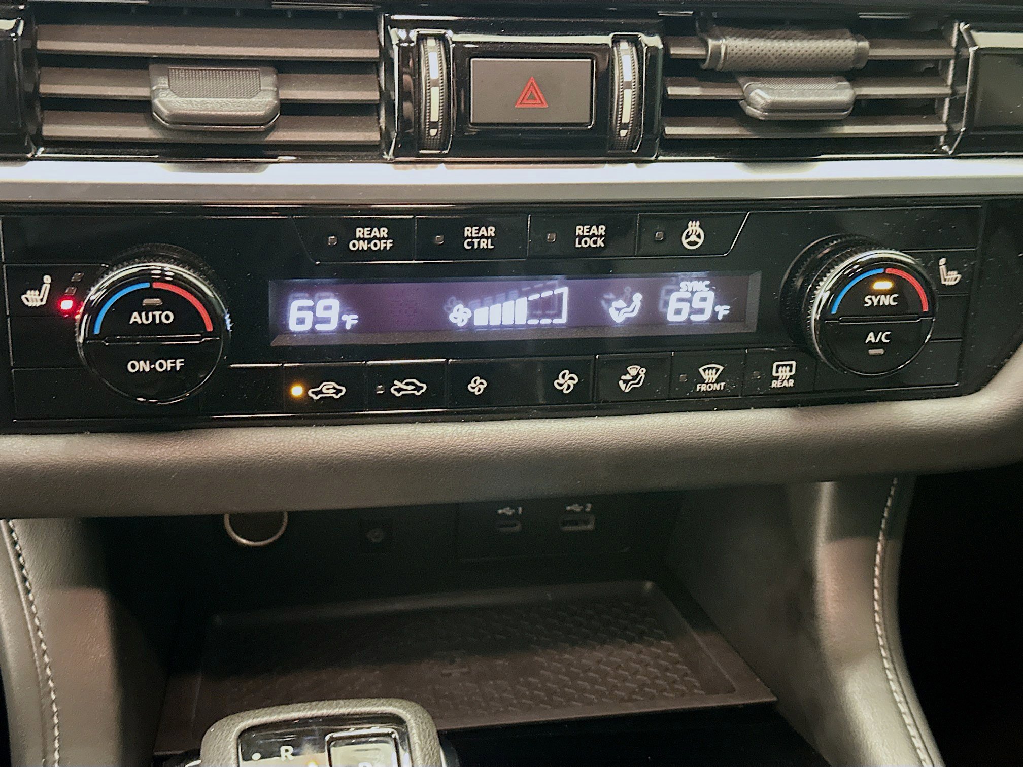 Used 2023 Nissan Pathfinder SL AWD/4WD image 24